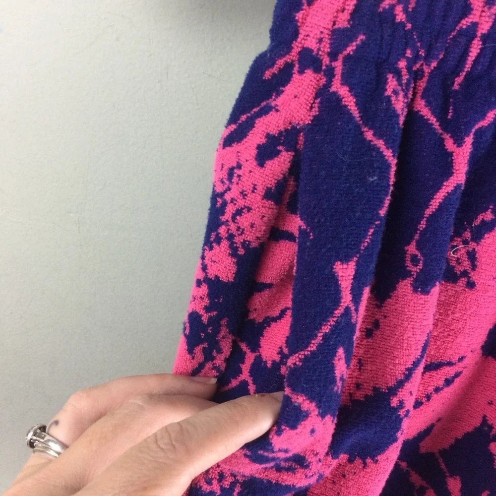 Urban Outfitters Floral Jacquard Terry Towel Hot Pink Shorts Size Small